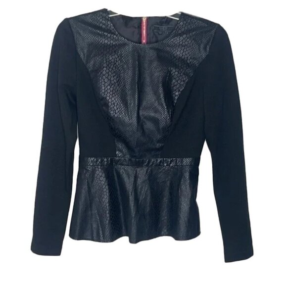 ❤️ 🆕 GUESS Top Size S - Picture 1 of 4